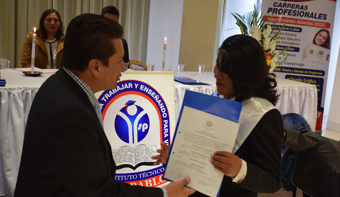 Ceremonia de titulación de nuevos Contadores Generales, comprometidos con la excelencia profesional